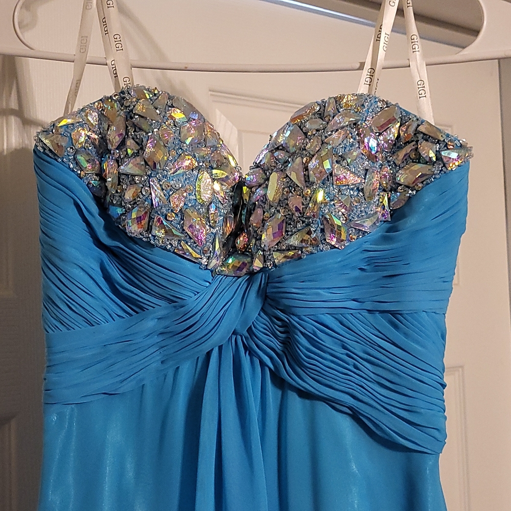 PROM DRESS!! - Picture 2 of 3